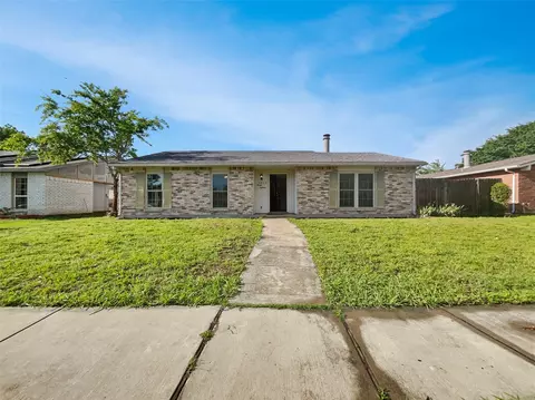 2018 Stockton Trl, Grand Prairie, TX 75052