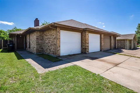 8521 Gatlinburg Dr, Fort Worth, TX 76123