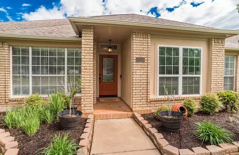 1309 Red Maple Dr, Carrollton, TX 75007