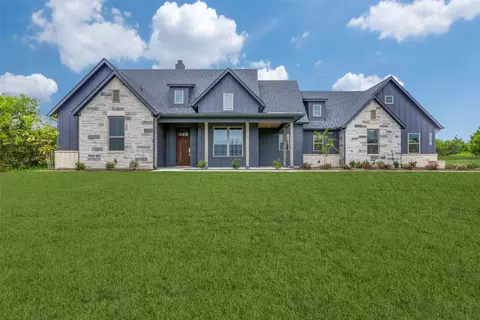 304 Spur Wheel Dr, Weatherford, TX 76085
