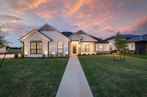 176 Water View Ln, Robinson, TX 76706