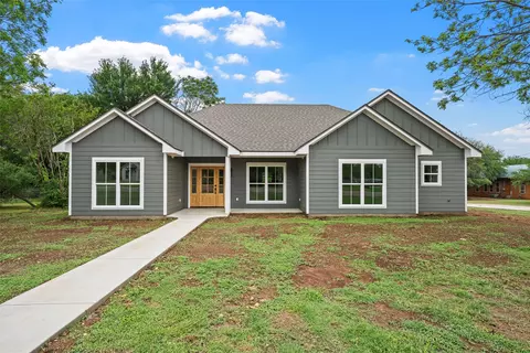 502 6th St, Valley Mills, TX 76689