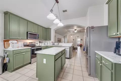 1002 Fredonia Dr, Forney, TX 75126