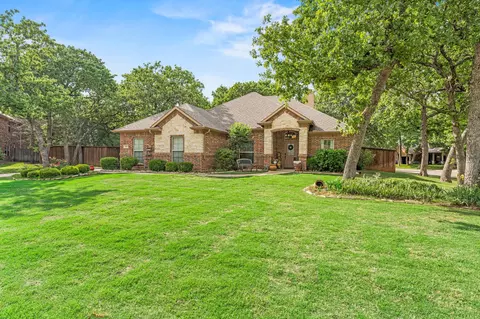 705 Royal Oak Ct, Burleson, TX 76028