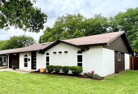 1137 Hillwood Dr, Lewisville, TX 75067