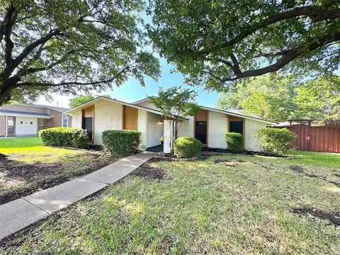 4505 Bridgeport Dr, Garland, TX 75043