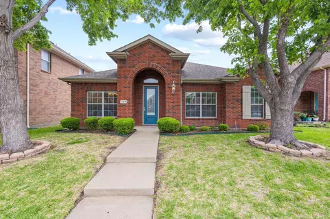 689 Bonham Dr, Lavon, TX 75166