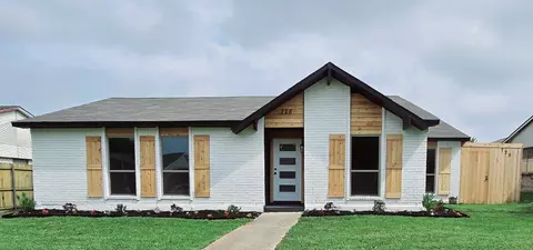 725 Via Del Sur, Mesquite, TX 75150