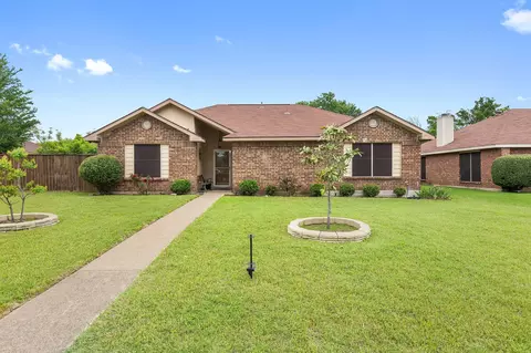 1215 Payne Dr, Lancaster, TX 75134