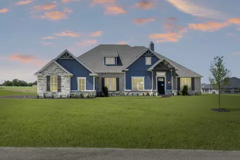165 Cooper Ln, Van Alstyne, TX 75495