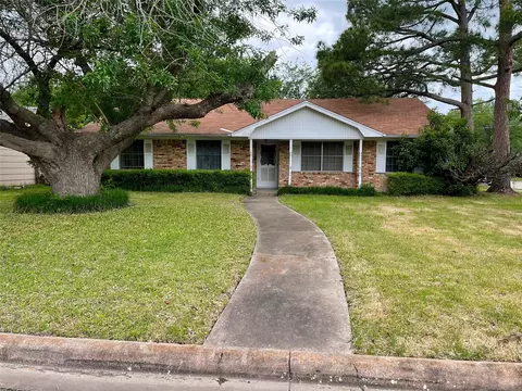 1311 Alpine St, Greenville, TX 75401