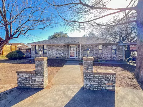 505 N Yosemite, Iowa Park, TX 76367