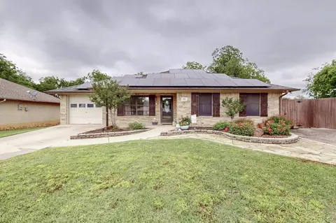 418 W Lloyd St, Krum, TX 76249