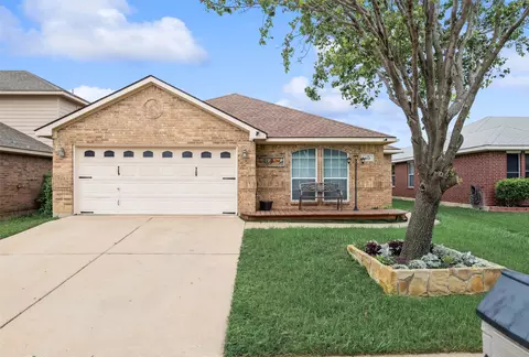 312 Memory Dr, Fort Worth, TX 76108