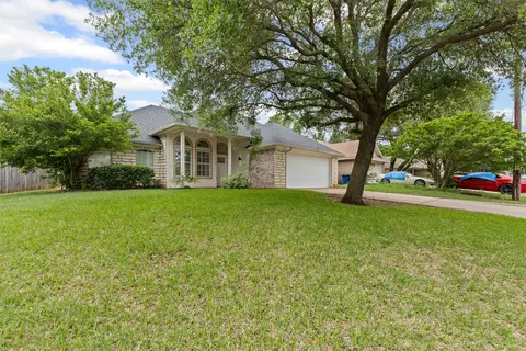 1515 Clover Ln, Granbury, TX 76048