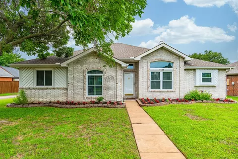 7129 Dee Cole Dr, The Colony, TX 75056