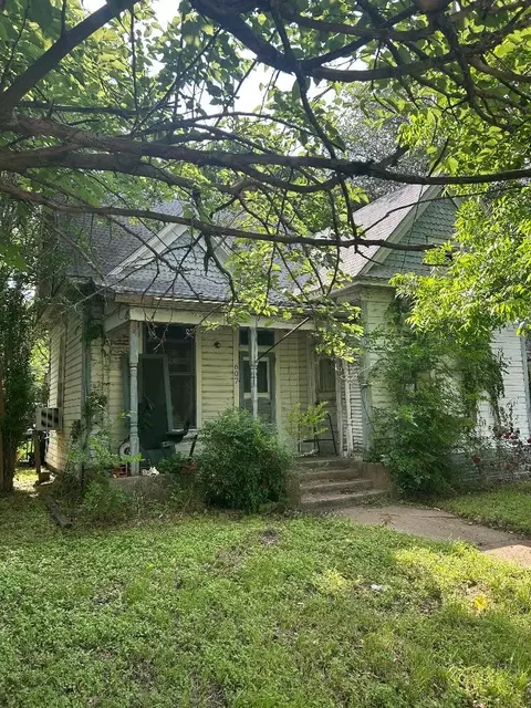 607 N Buffalo, Cleburne, TX 76033