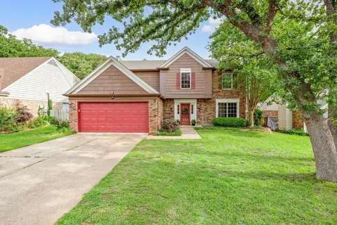 516 Briarcroft Dr, Grapevine, TX 76051
