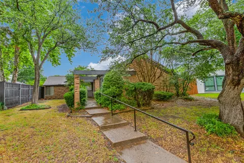 5901 Smoke Glass Trl, Dallas, TX 75252