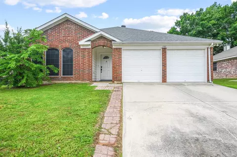 737 Thousand Oaks Dr, Lake Dallas, TX 75065