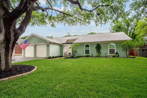 821 Harwood Ter, Bedford, TX 76021