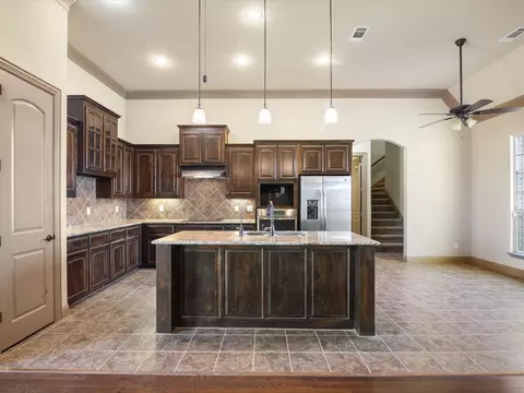 105 Timothy Ln, Decatur, TX 76234