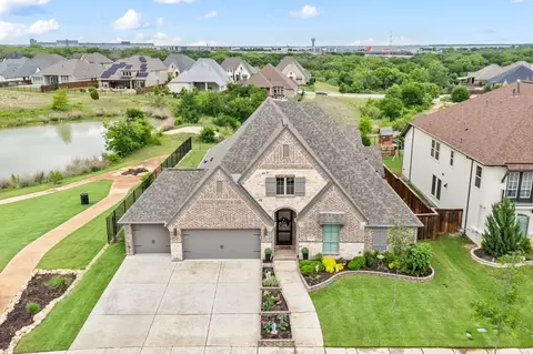 1023 Myers Park Trl, Roanoke, TX 76262