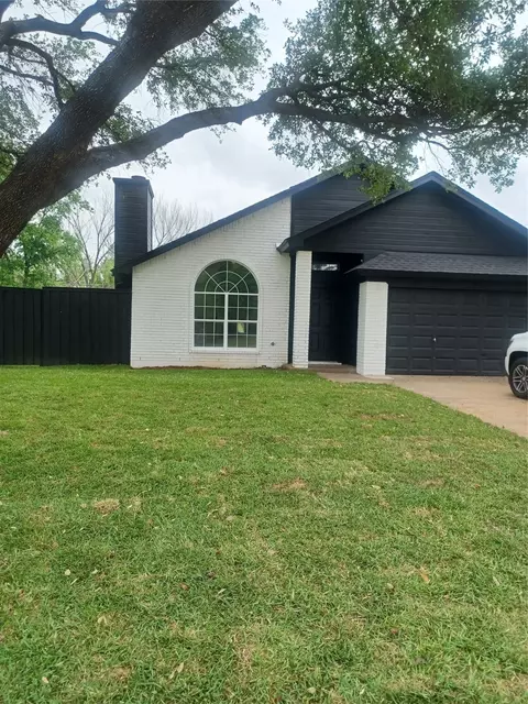 1728 Independence Rd, Blue Mound, TX 76131