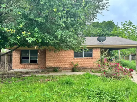 107 Purdom Ave, Alvarado, TX 76009