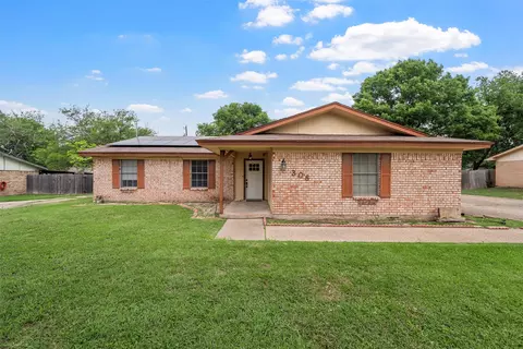 308 W Spring Valley Dr, Hewitt, TX 76643
