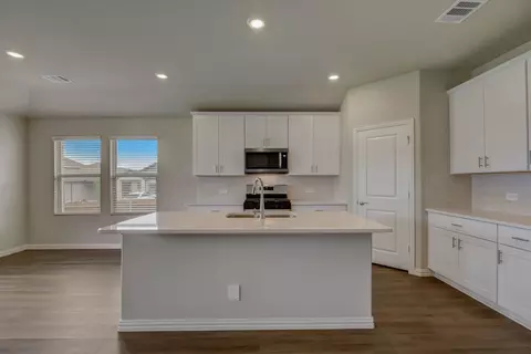 707 Tidal Dr, Princeton, TX 75071