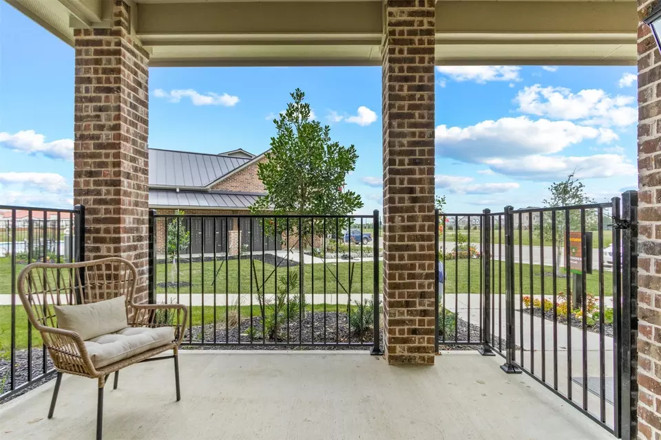 Exterior - 7232 Merlot Pl, Grand Prairie, TX 75054 photo 5 of 6