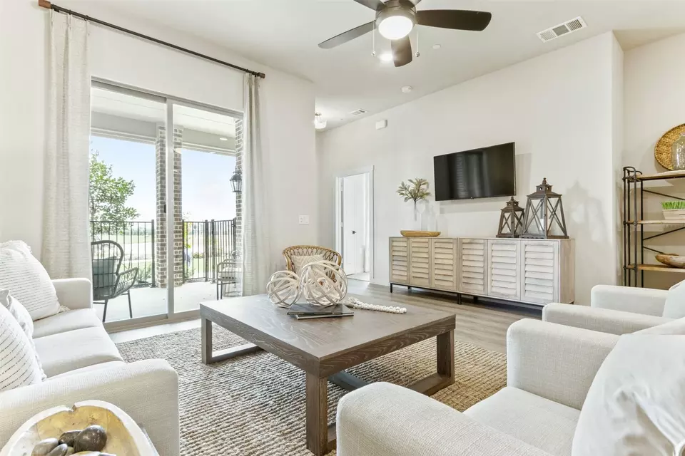 Living - 7232 Merlot Pl, Grand Prairie, TX 75054 photo 5 of 5