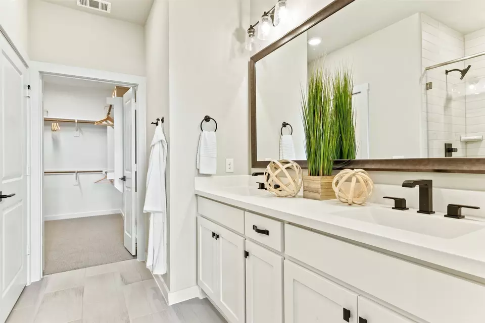 Bath - 7232 Merlot Pl, Grand Prairie, TX 75054 photo 1 of 4