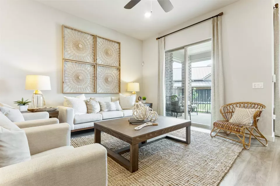 Living - 7232 Merlot Pl, Grand Prairie, TX 75054 photo 3 of 5
