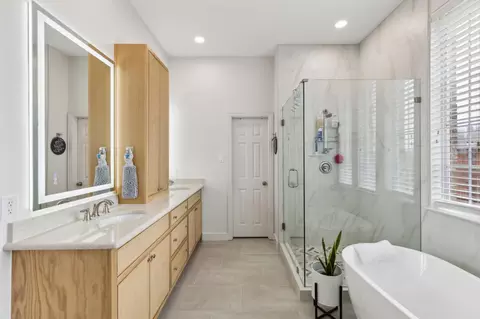 Bath - 401 Willow Run, Prosper, TX 75078 photo 3 of 4