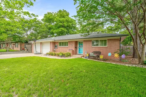 1303 N Cleveland Ave, Stephenville, TX 76401