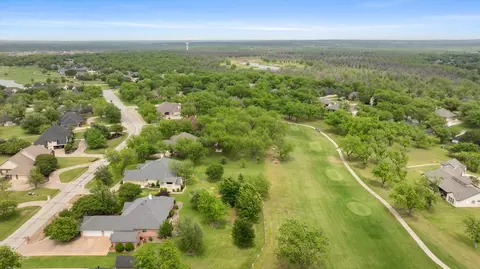 9611 Champions Dr, Granbury, TX 76049