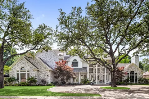 2209 Colonial Dr, Plano, TX 75093