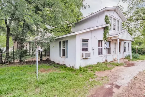611 Cherry St #A, Bowie, TX 76230