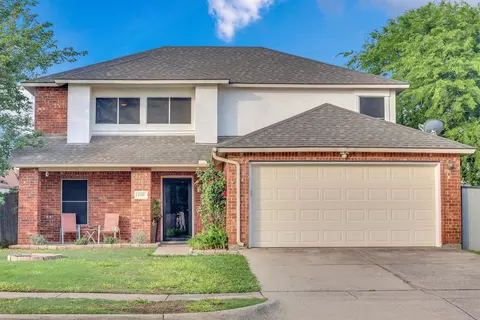 7210 Port Phillip Dr, Arlington, TX 76002