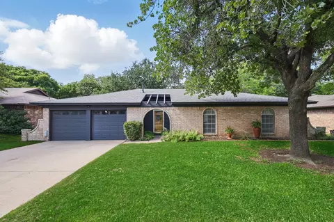 7721 Briarcliff Ct, North Richland Hills, TX 76182
