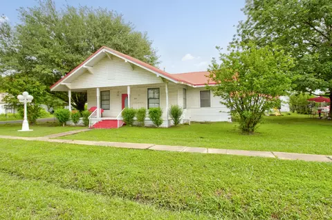 Exterior - 101 E Reed St, Randolph, TX 75475 photo 1 of 8