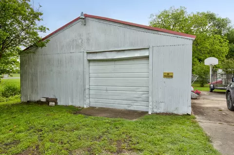Exterior - 101 E Reed St, Randolph, TX 75475 photo 6 of 8