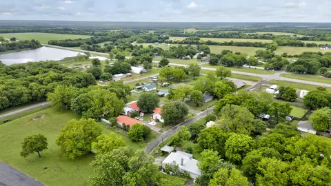 101 E Reed St, Randolph, TX 75475