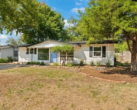 2645 Wasina Dr, Farmers Branch, TX 75234