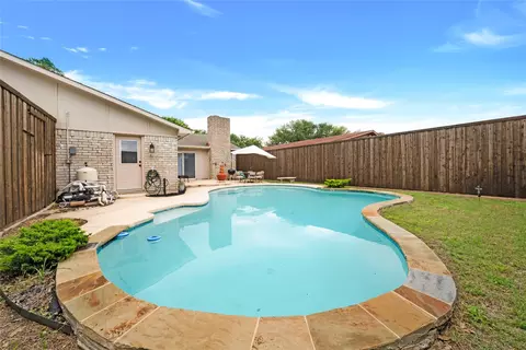 4817 Pemberton Ln, The Colony, TX 75056