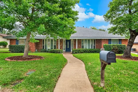 1013 Briarcreek Dr, Arlington, TX 76012