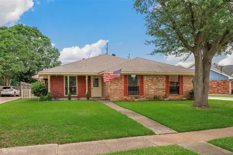 5601 Bayou Dr, Bossier City, LA 71112