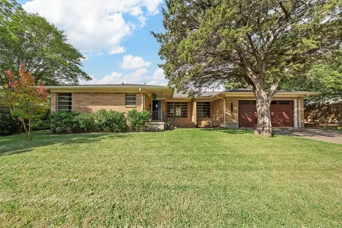 2208 Charboneau Dr, Waco, TX 76710